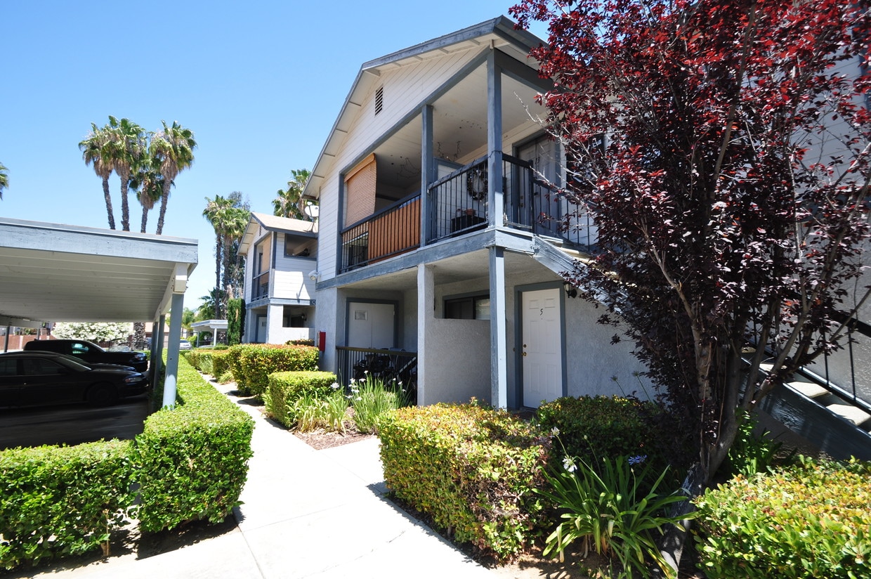 Discover the Convenient Luxury of Lakeridge Apartments in Murrieta, CA